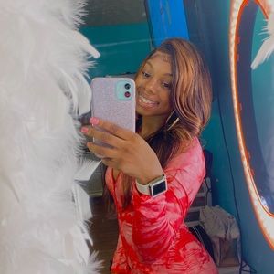 Meet your Posher, Lania